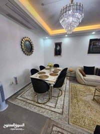 ميز إيطالي كبير ممستخددم للبيع ٦ كراسي قفللل مليون بدون تعامل ورجاء ما...