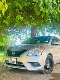 للبيع او مراوس نيسان فيرسا وارد امريكي 2019 ماشية ٩٧ حادثها جاملغ وصبغ...