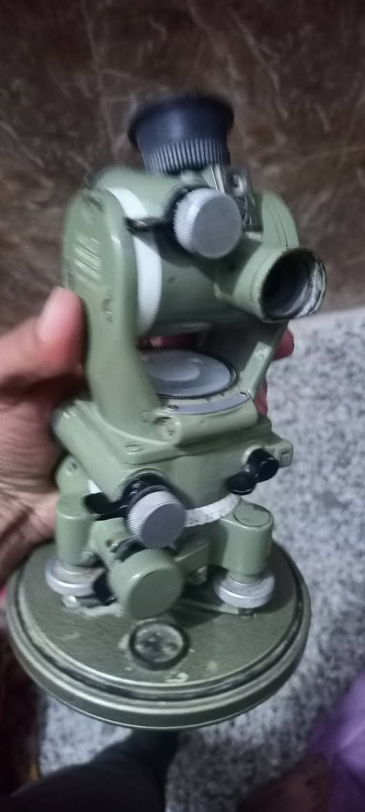 ناظور للبيع سويسري من فترة الستينات او السبعينات بي رقم تسلسلي تكدر تدخل علي وتشوفه نادر جدا من 2003  من الامريكان حصلته اثناء تواجدهم في المنطقه مكان بابل.  سعره 9 ورقات قفل فقط الي يعرفونه يشترونه.


**إذا كنت صاحب هذا الإعلان وتريد حذفه لأي سبب، رجاءا أرسل رسالة إلى الدعم الفني**