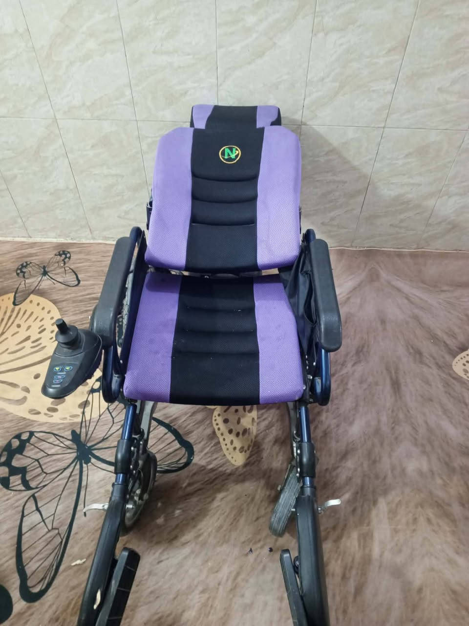 عربانه شحن نظيفه جداً وباتري جديد السعر ٦٢٥ الاتصال على الرقم***********
