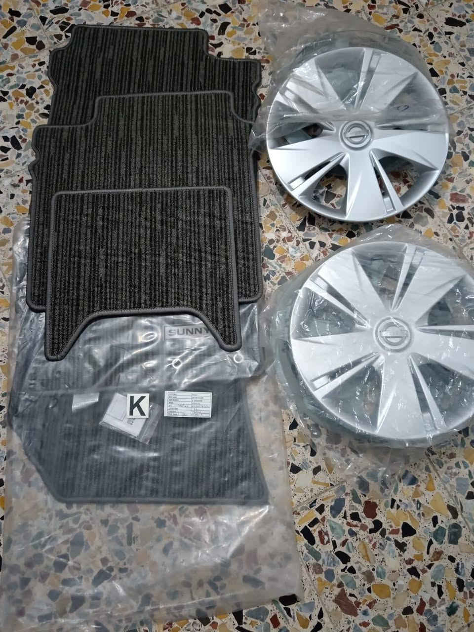 السلام عليكم 
كاعيات نيسان وكبات نيسان اصليات من الشركه 
السعر ب٨٠ 
كوت حي الجهاد 
الاتصال على هذا الرقم ***********
