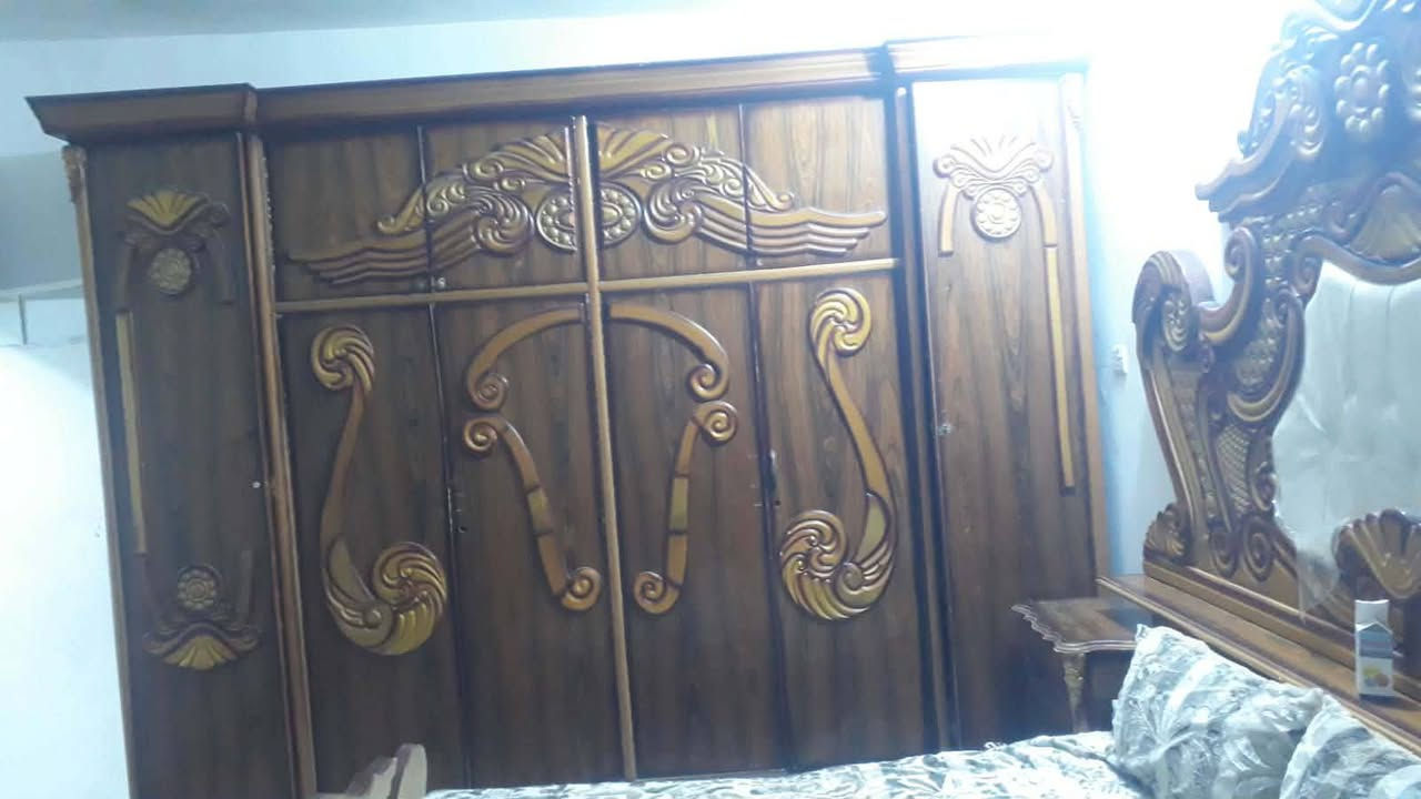 للبيع غرفه نوم سوكي سعر ٥٥٠ وبيه مجال ع خاص 
*********** للإستفسار 
مكانه رمادي
