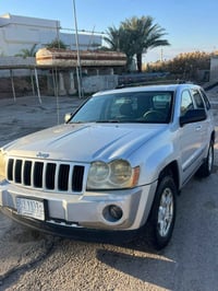 كراند شيروكي • ٦ سلندر • ماشيه ١٧٣ الف