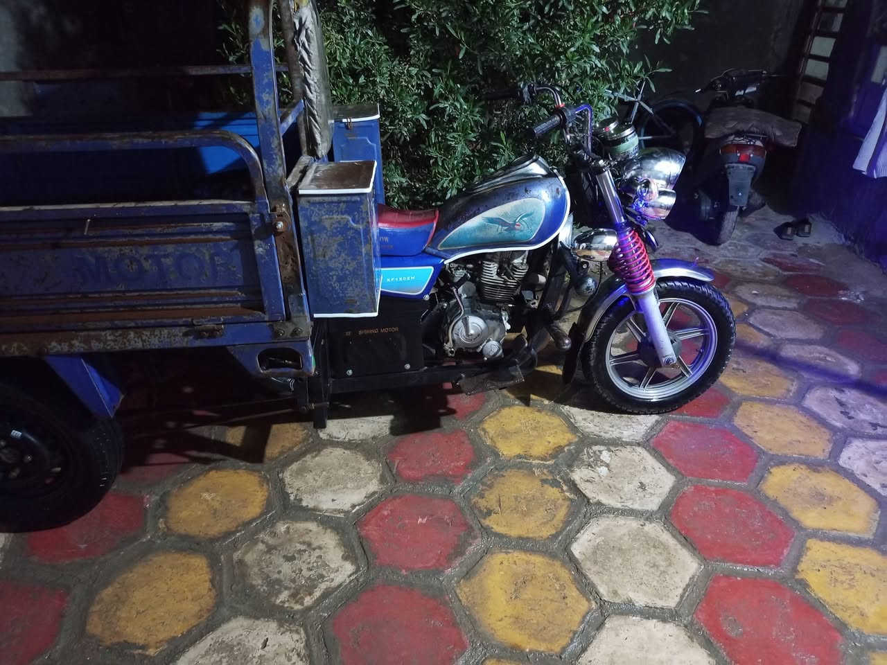 السلام عليكم ستوته للبيع مديل 2016 اوراق بسمي مكاني كربلاء الي شراي هذه رقمي ***********
