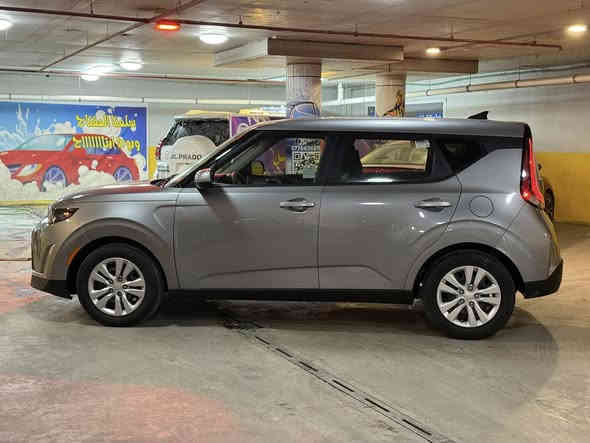 كيا صول موديل  2023 السعر مناسب جداً
 شكل 24   الشكل الجديد

رقم اربيل هزه وفحص وترقيم جديد 

نص مواصفات 

رادار امامي

تحديد مسار  

شاشه كبيرة كار بلي

  دشبول الكتروني 

نظام اوتو ستوب 

تحديد مسار السياره

مثبت سرعه كروز

شاشه اعطال ومعلومات السياره 

محرك 2000/دوش

سستم صوت 

تحكم ستيرن جهتين فول

مخرج USB

انضمه قيادة عادي+سبورت
حادثه (بنيد وجاملغ وجاملغ ثاني كلير من امريكا بدون شواصي ) ايرباك سترين فقط

العنوان: بغداد حي الحسين خدمي المطار /او  اليرموك
رقم اربيل السياره هزه وفحص وترقيم جديد تحويل للمشتري
السعر 145$ وبيها مجال
واتساب او الاتصال 

***********
