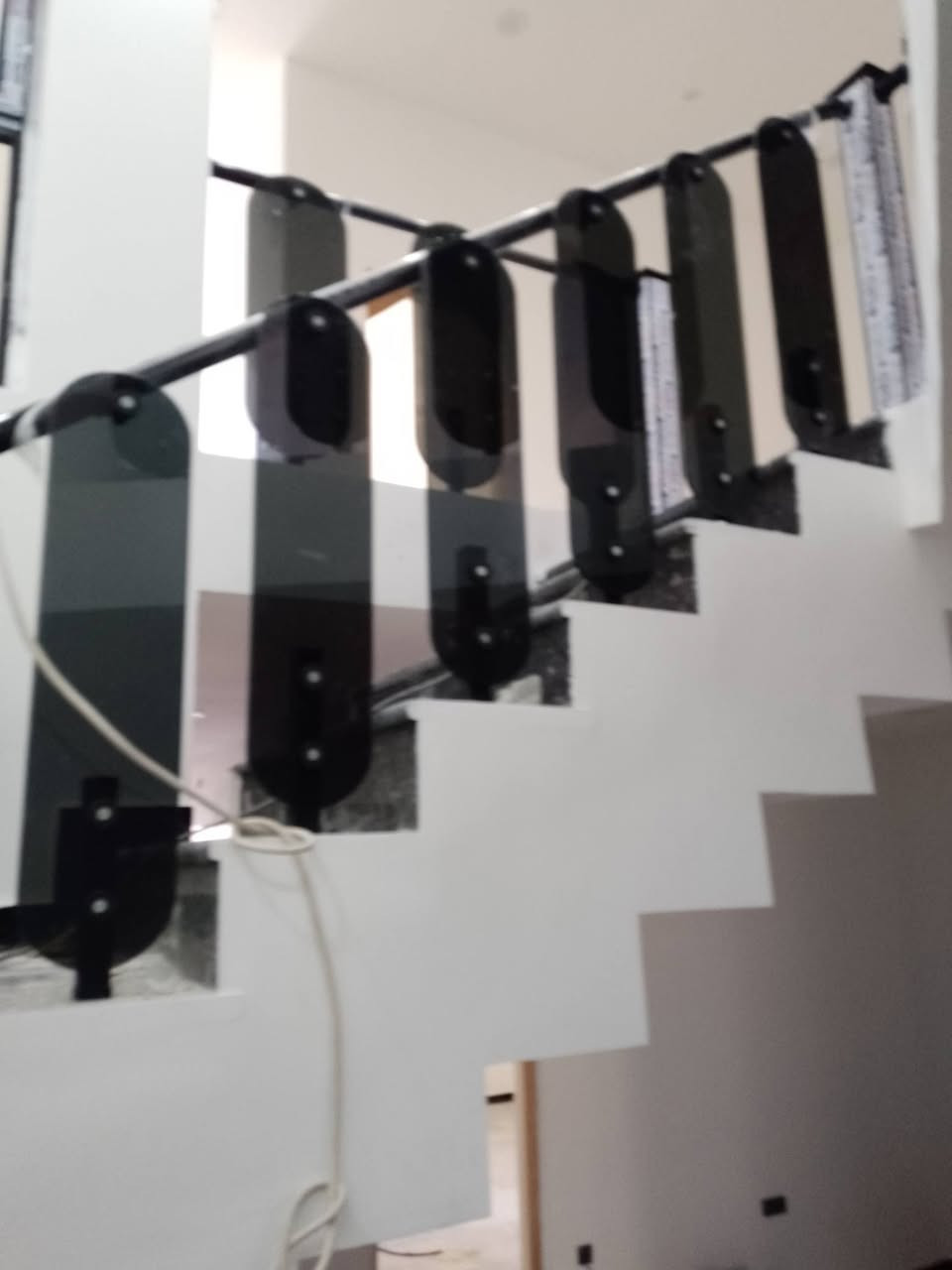 السلام عليكم عمل جميع أنواع الامحجرات سعر المربع 55 الف وسعر امحجر زجاج 55 الف وسعر  35  الف وعمل أنواع ابواب الالمنيوم وpvc  الاتصال على الرقم *********** آسيا
