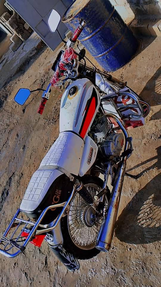 السلام وعليكم موطور بارت للبيع 5 كير كلشي شغال شرط هندر واحد نظافة كدام العين السعر 250   هاتف ***********
