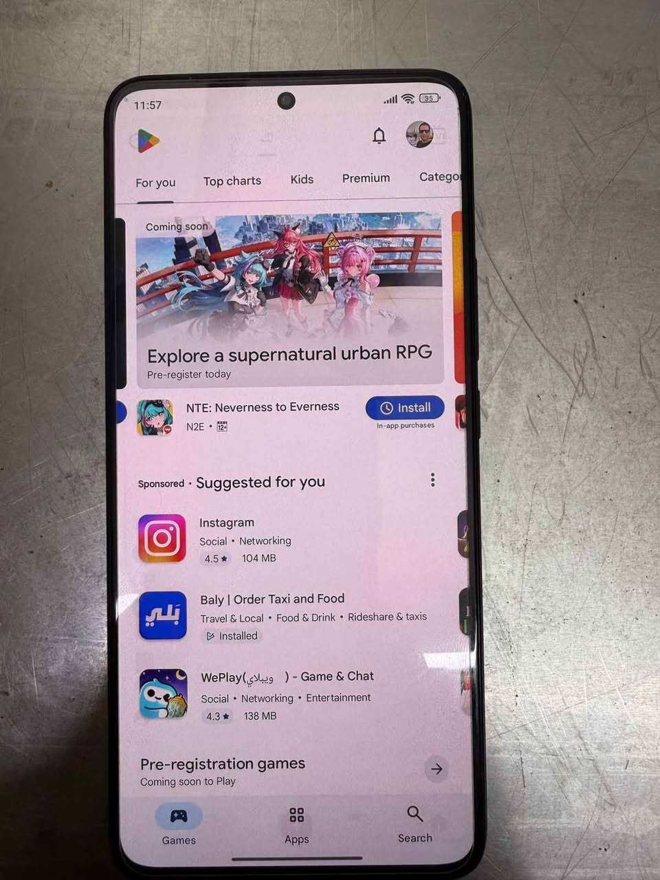 بسم الله الرحمن الرحيم 
بوكو اف 5 برو ذاكرة 512 رام 12+12 مكفول من كلشي عدى طبع بسيط بالشاشة موضحه بالصورة البيضة 
السعر 250 قفل 
*********** بغداد, العراق
