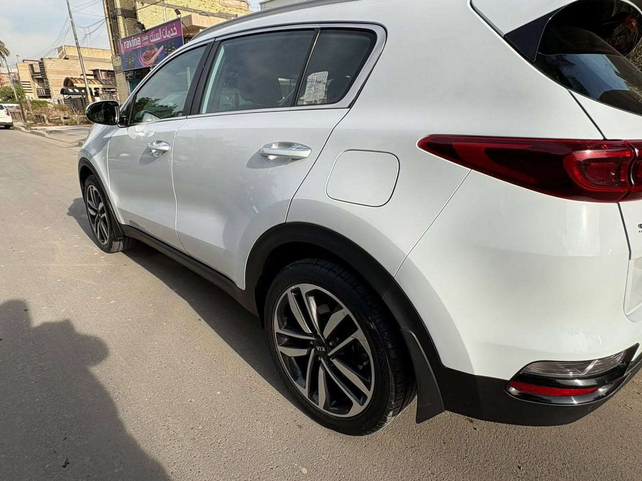 السلام عليكم
كيا سبورتج خليجي موديل2019    شكل20 
السياره  خليجيه  مكفوله                                    كفاله عامه من الصبغ والضربه والبارد                                        محرك كير كفاله 2000 دوش 
السياره رقم بغداد الدولي الجديد… باسمي ثاني يوم تحويل
السياره ماشيه 72 الف حقيقي تدك جرس
المواصفات: 
مري شفط 
السياره داخل جلد عسلي 
مود درايف 3 انضمه قيادة 
كامرة بل مراية اصليه
تحكم استيرن 
حساس امامي خلفي اصلي
ويل 19 تخم تاير جديد 
5 ويل كب 
السعر 192 وبيه مجال بسيط 
درايف مود انظمه قياده 
مكاني بغداد شارع فلسطين  ***********        مواصفات الشركه الدوليه
