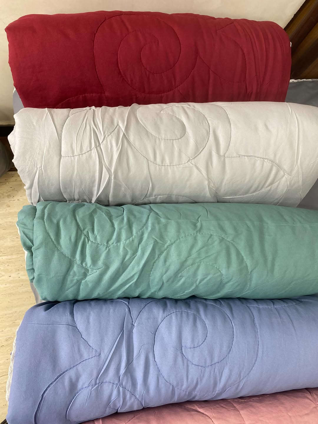 (بدون شرشف)
غطوه قطني نفرين مع 4 وجه مخده
السعر 15,000🔥
قياس 200*230


**إذا كنت صاحب هذا الإعلان وتريد حذفه لأي سبب، رجاءا أرسل رسالة إلى الدعم الفني**