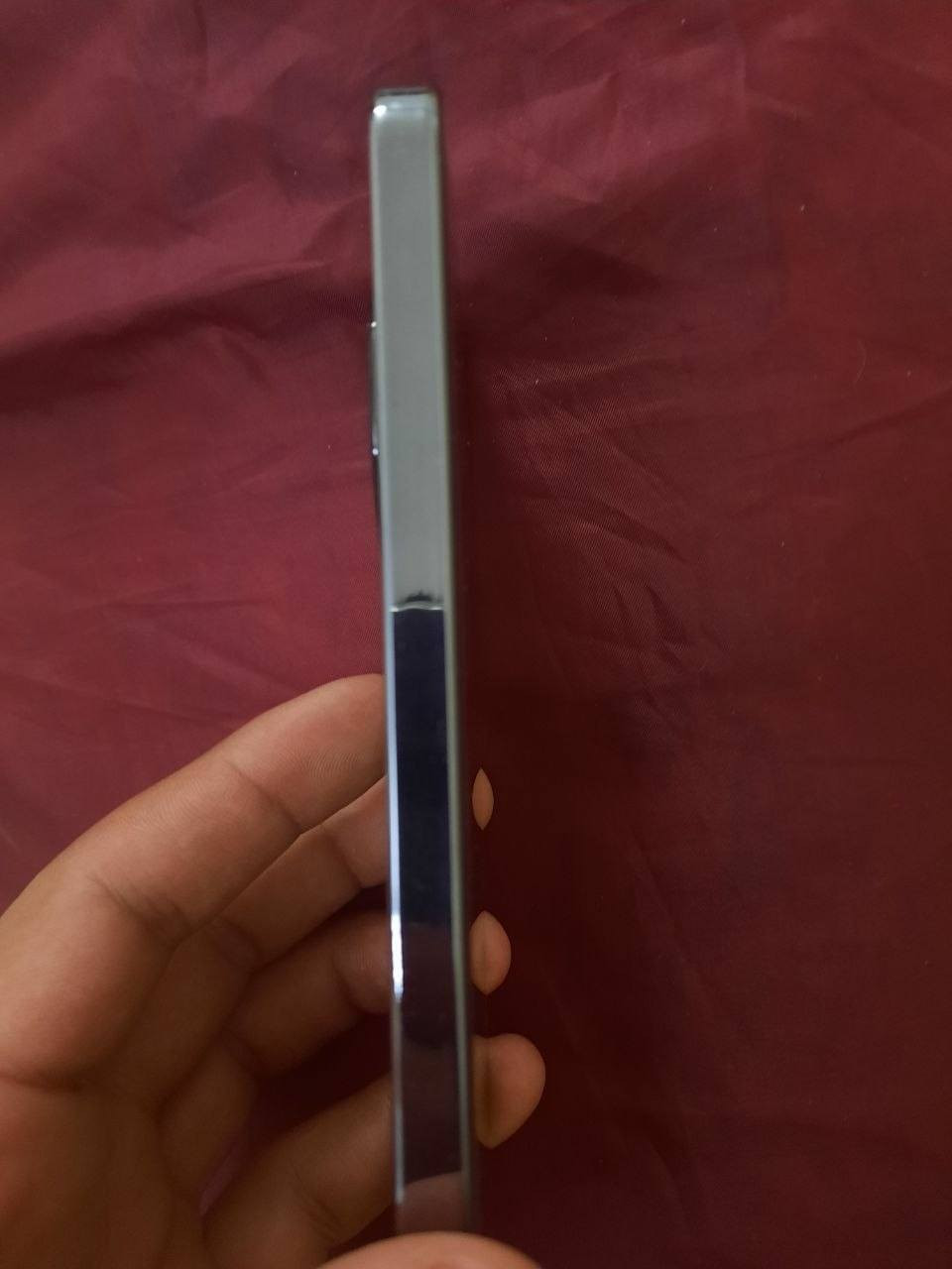 HONORx9d للبيع اريد ابيعو محتاج فلوس إذا شراي السعر  450اتصل على رقم ***********
