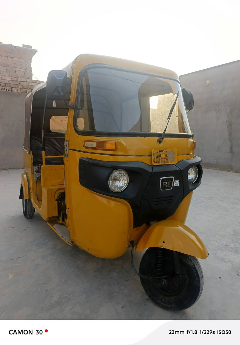 سلام عليكم تكتك البيع موديل 2019 مرقم تكتك نضيفه معمره بس دوسات مكينه مكفوله مكاني بغداد الحسينيه معامل الاستفسار على رقم ***********
