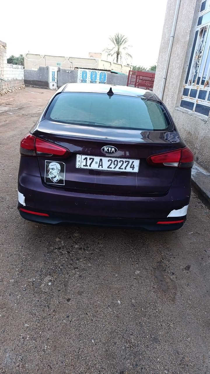 السلام عليكم
فورتي موديل 2017 محرك 2000 دوش 
حره مثنى حادث خفيف سياره جاهزه 
السعر 122 المكان السماوة ***********
