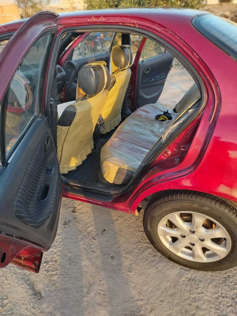 كوره موديل 93 📍
محرك وكير حاويه صدر جديد 📍
تخم تاير جديد 📍
 غرفه كله جديده 📍
تخم ويل كب جديد📍
 سياره جاهزه على 24حبايه 📍
 رقم جديد انكليزي مشروع وطني 📍
               رقم كربلاء 🍁

مكان السيارة واسط / الكوت 📍
حي الحوراء 

السعر.      ( ٥٥ وبيه مجال  )
اي استفسار اتصل على الرقم ( مكلف بالنشر )
‏***********
