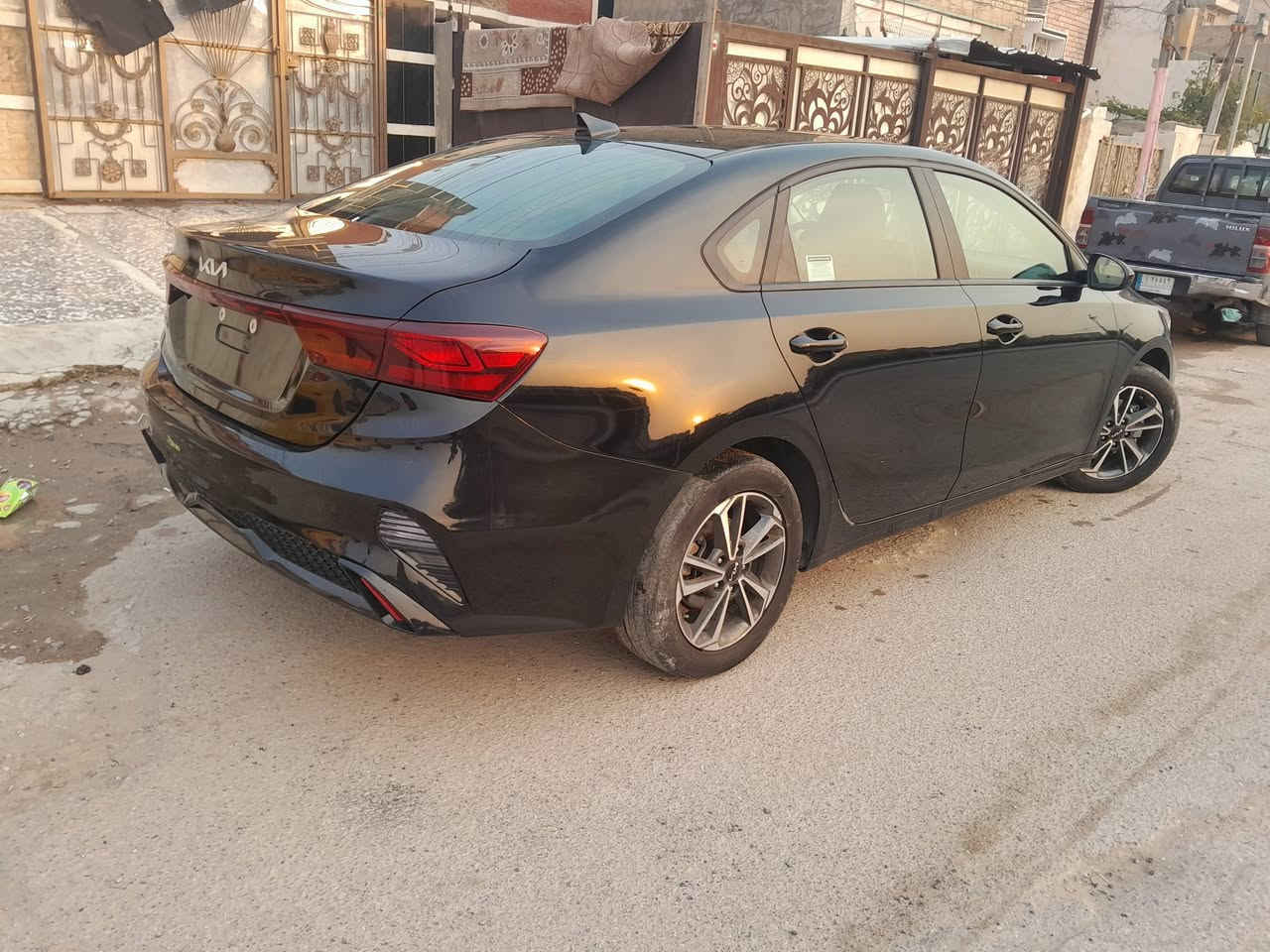 كيا فورتي موديل 2024  
ماشية 15 الف
دخول جديد بدون رقم بدون ايرباك مامشتغل ولا كلوب بالدشبول ضرر فقط بس دعامية خلفية + كلير بجاملغ خلفي و الباب خلفي  والسونار موجودد
- مكينة ٢٠٠٠
- رادار تحديد مسار وتنبيه وتوقف
- كامرة خلفية دوارة
- درايف مود
- شاشة وسائط واندرويد اوتو
- تحكمات ستيرن وكروز سرعة
- مانع انزلاق
     السعر 138
***********
بغداد الشعب

