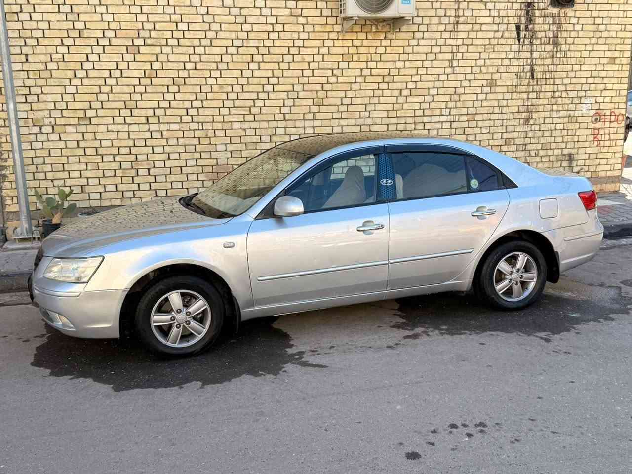 سوناته 2012 السعر 98 وبيها مجال مواصفات شاشه تحكم ستيرن كشنات جلد محرك 2000 دوش تبريد ❄️ تخم تاير حداديه جديده محرك وگير مكفولات بيها صبغ قطعتين والباقي كفاله ضربه وصبغ وتبديل السياره جديده اي نقص ما بيها مكاني كربلاء الاستفسار ***********
