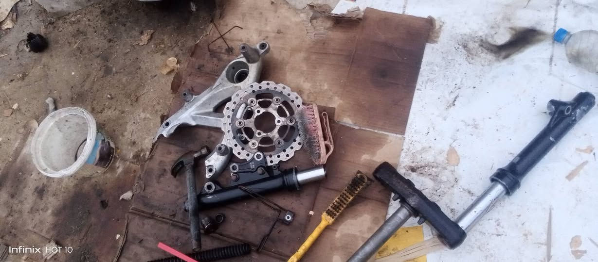 سلام عليكم ورحمه الله وبركاته اغراض درجة سكنس ثعلب كاملة محرك سواد شاصي تايرات كهربائيات هذه رقمي للتواصل معي واتساب ***********
