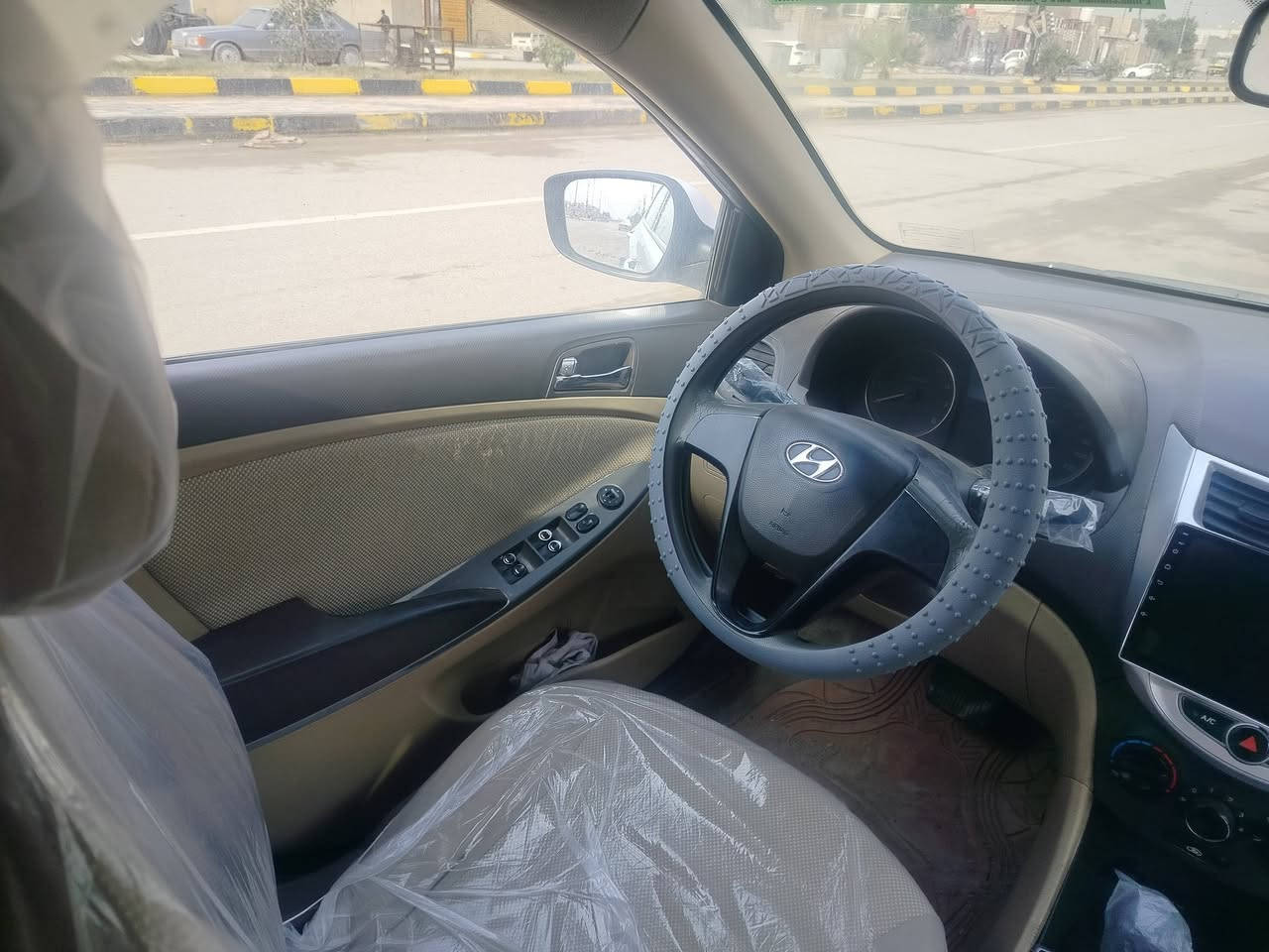 سلام عليكم للبيع اكسنت مديل 2013 وارد خليجي محرك 1600 محرك شرط كير ومكينه بيه رشات صبغ   بدون تبريد تخم تاير جديد باتري جديد حداديه جديده سنويه منتهي سياره جاهزه ما عده التبريد ناصريه سوق شيوخ قرب بانزين خانه سعر 80 وبيه مجال بسيط تصال ‏‪‪0772 301 2542‬‬‏ فقط
