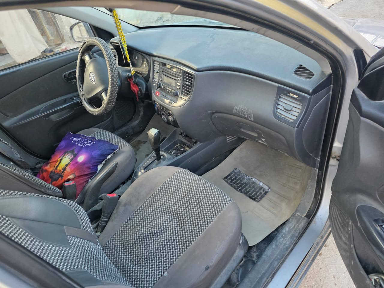 السلام عليكم كيا ريو 2009خليجي بدون صبغ بدون تبديل تبريد كير ومكينه خير من الله كهربائيات كامله السياره كامله رقم بغداد ب اسمنه سنويه لل28تحويل ثاني يوم السعر 73وبيها مجال للشراي يتصل ويدلل مكاني كربلاء. ***********
