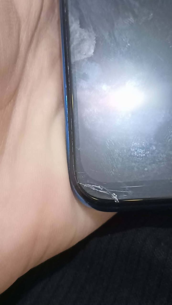 السلام عليكم 
جهاز Y9(برايم) 
الجهاز مثل ما موضح بل صور
جهاز نضيف
للبيع ادفع سعر عجبني ابيع 
المو شراي لا يعلق


**إذا كنت صاحب هذا الإعلان وتريد حذفه لأي سبب، رجاءا أرسل رسالة إلى الدعم الفني**