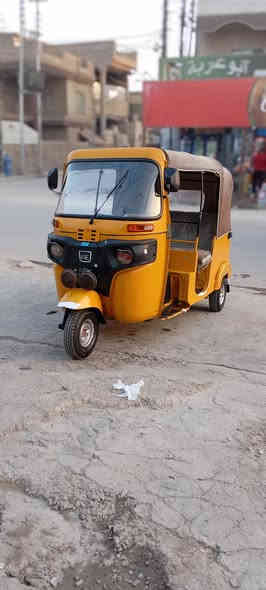 سلام عليكم تكتك للبيع 2018/12/26 تكتك مكفوله من ضربه وصبغ ومعجون خير من الله لا تنقيص ولا تبخير مرقمه باقي على استلام الوحات  سعر 5100 مكان الزعفرانيه الرقم ***********
