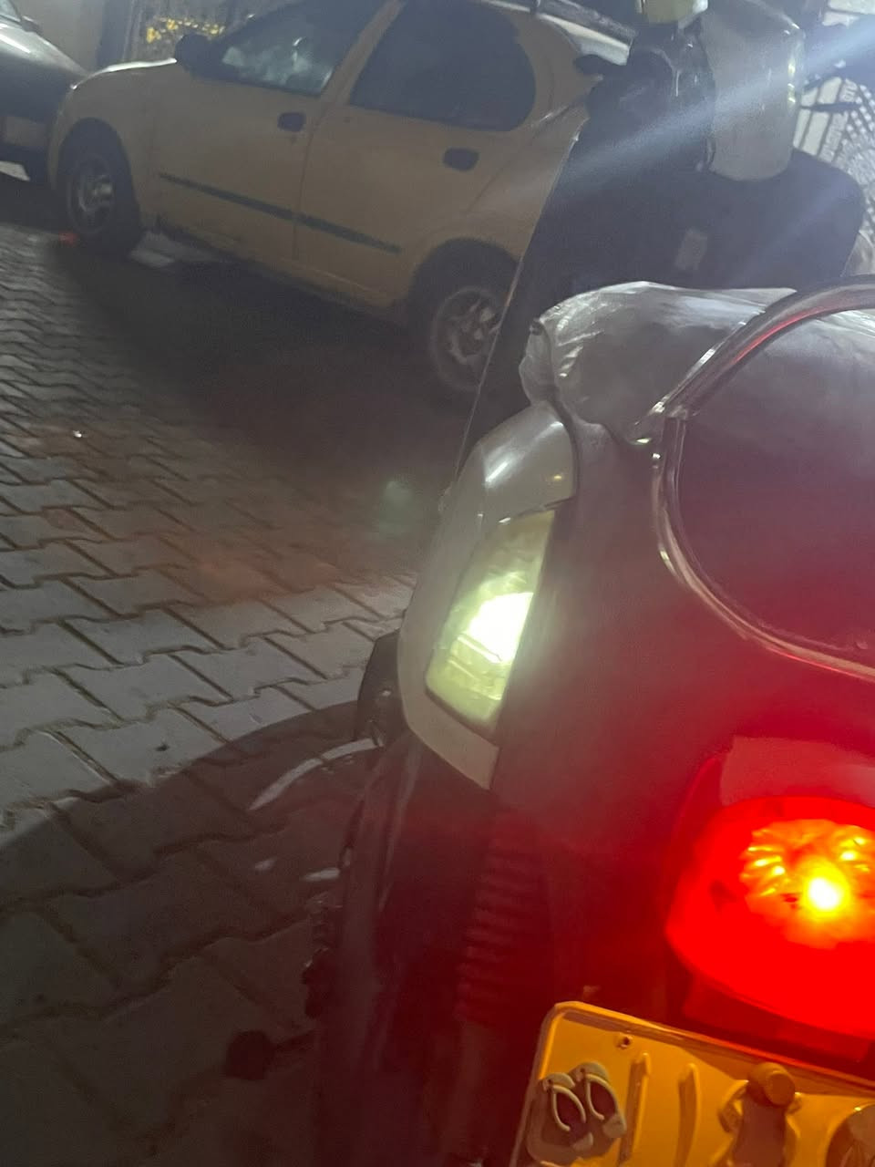 سلام عليكم 

POLICE للبيع 

اشاير خلفيه زنون ثلجي 

اشاير امامي زنون اصفر 

لايت امامي اصفر اصلي 

عداد سرعه شغال  

سلف شغال نص نكره 
هندر شغال نص دكه

كهربائيات كله شغاله كفاله عامه 

كفرات ابيض جديده كلشش 

امختم ختم واحد وكاله 

اكلچات جديده 

مكينه اتشك الكاع 

شلعه ومعدل اتشك الكاع 

مكفوله كفاله عامه 

دمام تكسي اصلي 

السعر650 وبيه مجال 

المكان حي اور 

الرقم***********
