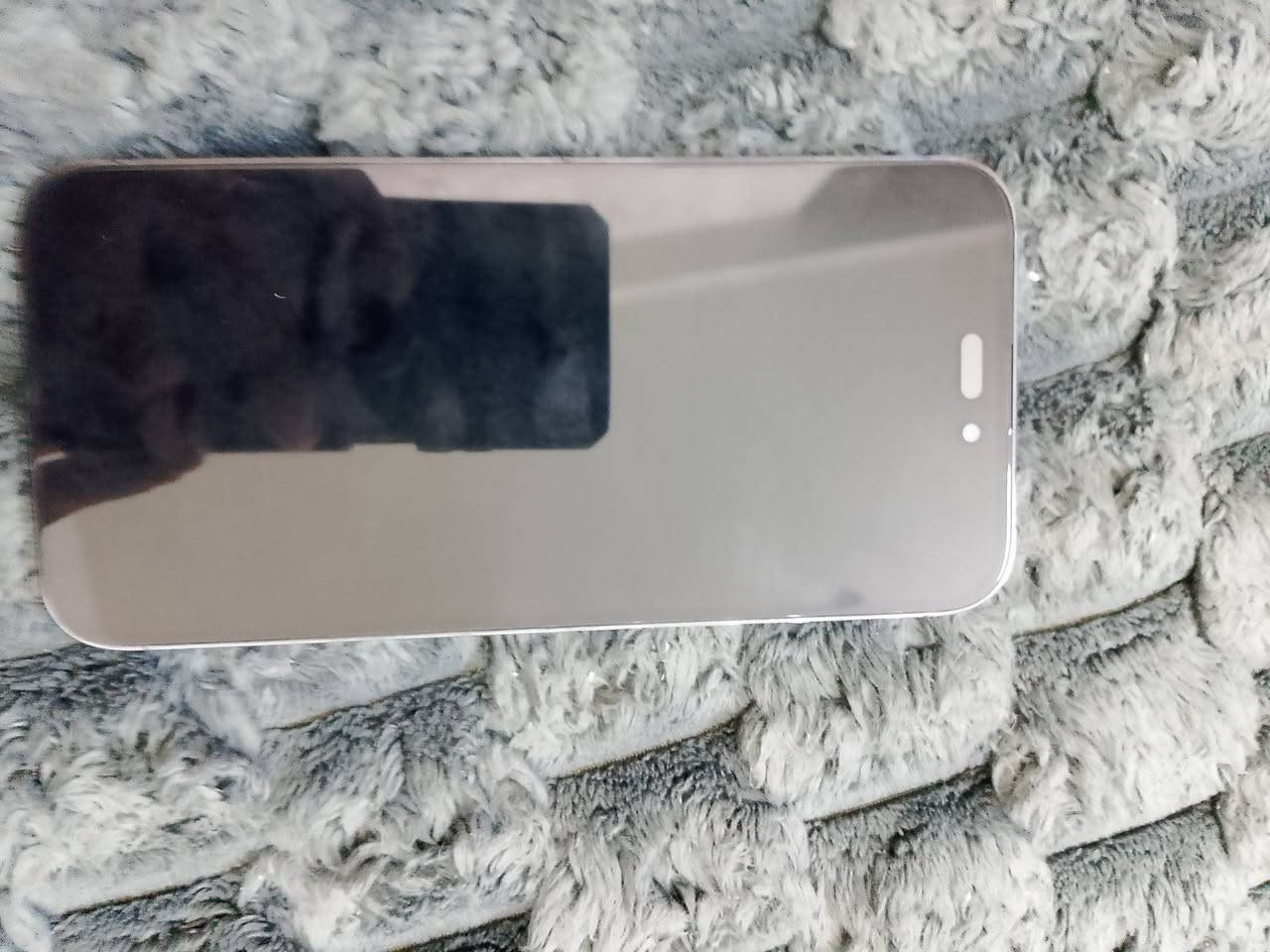 سلام عليكم ايفون 14 برو ماكس 256 بطارية 91 بي بس هذا الفطر بل حافة مال ضهر الباقي كلة مكفول وتر بروف سعر 725 الف مكاني بغداد الامين الثانية ***********
