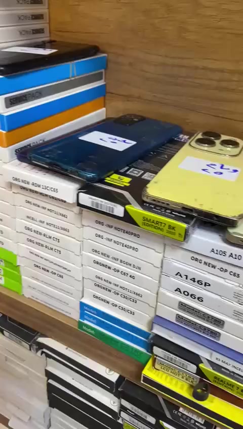 عنوان ناصريه مدينة الصدر 
*********** 
متوفر جميع انواع الشاشات واباسعار مناسبه
