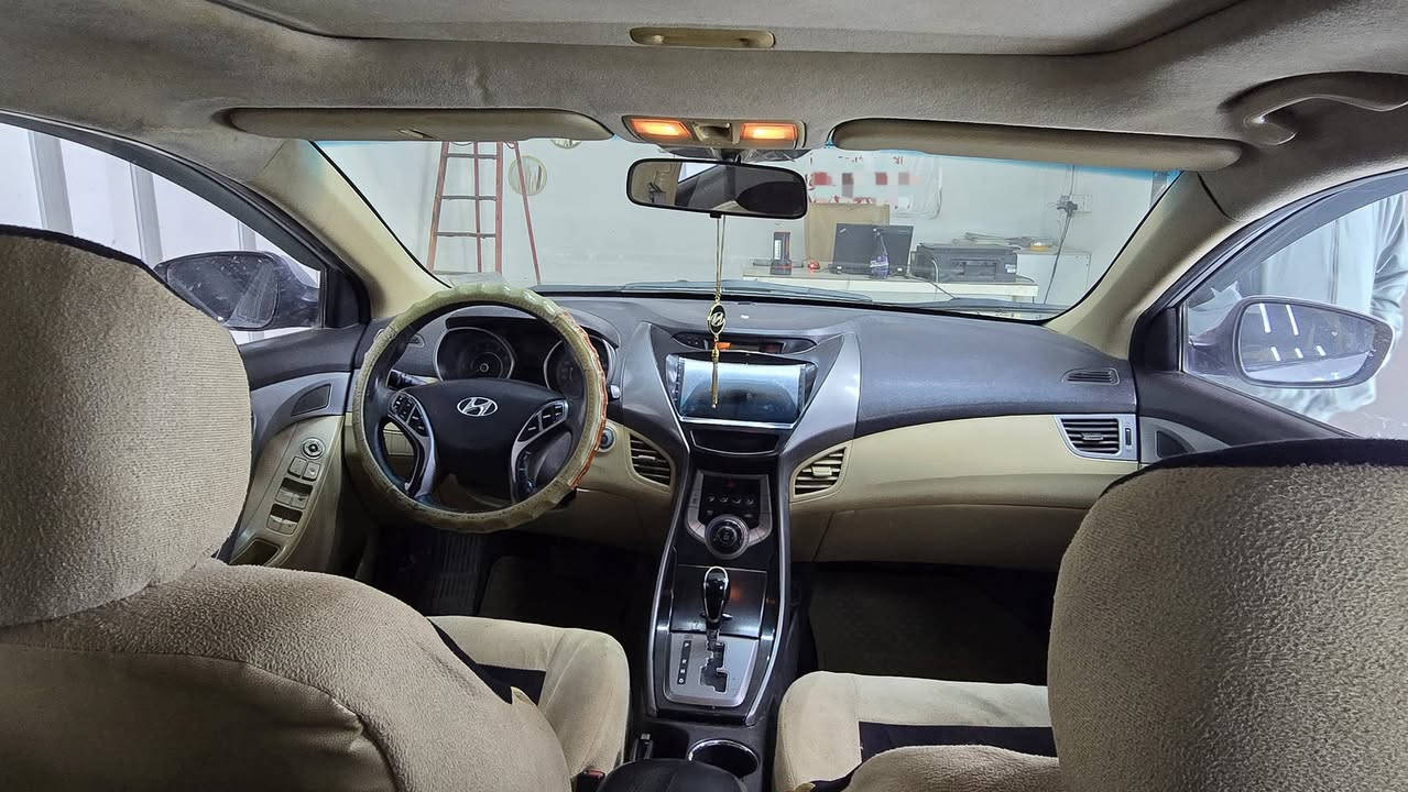 السلام عليكم
النترا ٢٠١٤خليجي
فول مواصفات واحد على واحد GLS 
صبغ ثلاث قطع شرط بدون اي دواخل وبيها مكانات بيها بارد بدون ايرباك.
مكينه ١٨٠٠
بصمه
فتحه سلايت روف
شاشه+ كامره 
تحكم ستيرن
داخل بيجي
أشاير مري
نضام اي بي إس
يدات نيكل
حساس خلفي
نضام ECO اقتصادي
٤ دسك.

مكان السياره كربلاء
السعر ١٠٥ بيها مجال 
للأستفسار ***********
