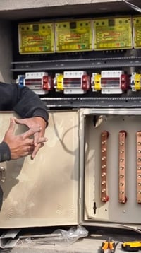 تأسيسات كهربائيه..دقه وسرعة انجاز كادر متخصص اسعار تنافسيه للإستفسار ٠...