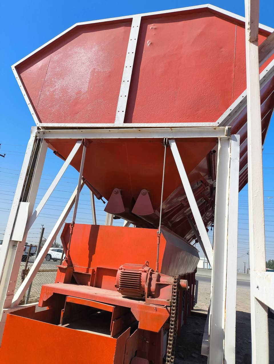 معمل كونكريت للبيع مع سايلو عداد 2 120طن ميزان سمنت 5طن تانكي ماء 36 لتر معمل كامل الاتصال ***********
