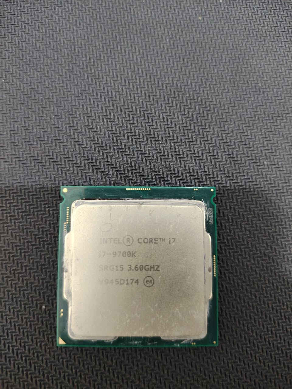 معالج I7 9700K قوي و قابل لكسر السرعه ويحتوي على كرت شاشه داخلي يستطيع تشغيل الالعاب الخفيفه مفيد بالتصفح وتكدر تشدله اي كرت شاشه خارجي لحد RTX 5060 بدون عنق زجاجي
العنوان بصره
راسلني خاص وحط السعر اليعجبك وتدلل
اكدر اوفرلك توصيل اذا تريد بس تدفع عربون


**إذا كنت صاحب هذا الإعلان وتريد حذفه لأي سبب، رجاءا أرسل رسالة إلى الدعم الفني**