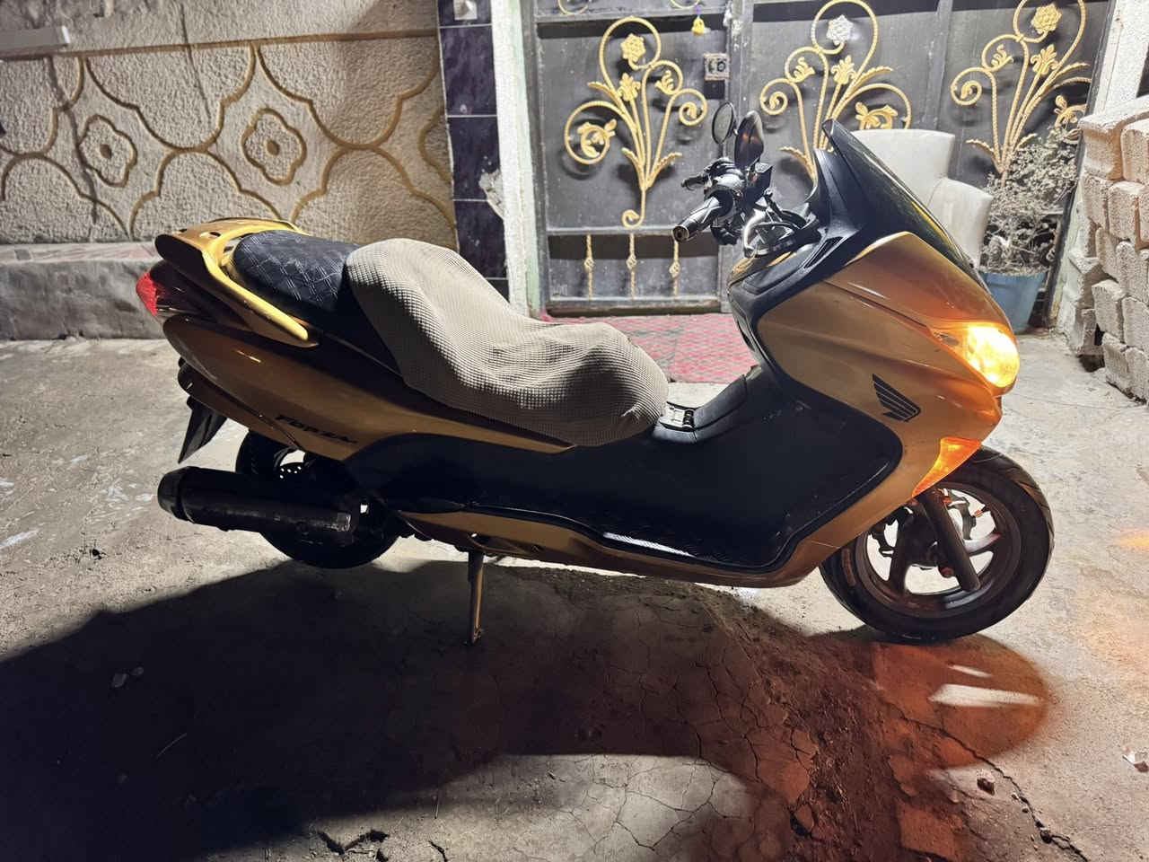 09 للبيع 
نهاية الشعله
ب600 وبيهه مجال 
***********
