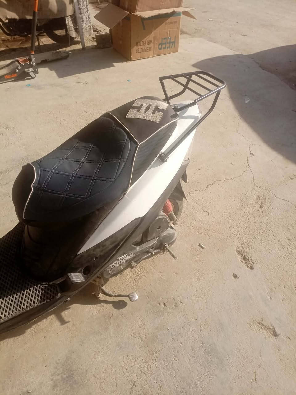 السلام عليكم دراجه ماكس للبيع كفاله عامه ما مفتوحه المكينه كربلاء الملحق سعره 450 وفيها مجال *********** 👉 الرقم واتساب
