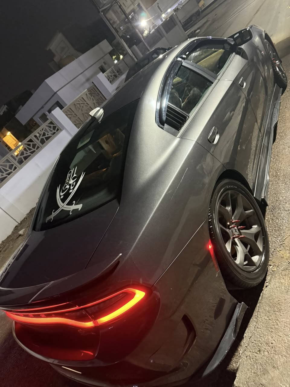 السلام عليكم شباب  جارجر GTموديل2019
مواصفات فول ماعده فتحه
سيارة جاهرة حادثها بنيد وجاملغ 
ماشية110م
اتصل ***********
