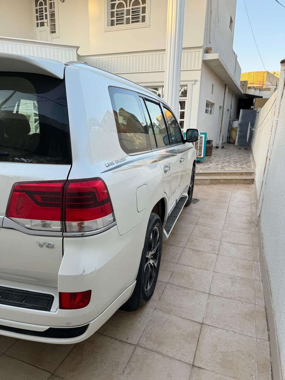 صباح الخير اخوان رمضان مبارك عليكم 
👍✅✅👍
لاندكروزر كراند تورنك
  موديل 21 ماشيه 60 الف مكفوله من كل شي 
سيارة جديده بمعنى الكلمة بغداد وحتى أرقامها حولتهن انكليزيه محرك المرغوب(4600) 8 سلندر 
السعر 560$ وبيها 
مجال ولكل قادم كرامه ويدلل
المكان الديوانيه
 غماس


**إذا كنت صاحب هذا الإعلان وتريد حذفه لأي سبب، رجاءا أرسل رسالة إلى الدعم الفني**