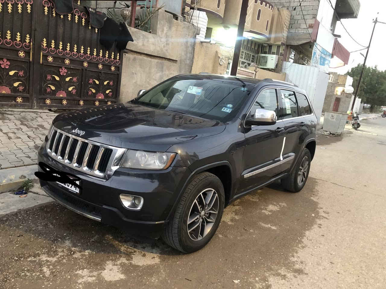 السلام عليكم جيب 2012 سياره فول موصفات رقم بغداد نكليزي بسمنه تحويل ثاني يوم سياره بيه قطعتين جامرلغ خلفي وره الصدر وبيه صبغ الباب سياره جديده ماناقصه ايشي خير من الله لسعر 155 
***********
