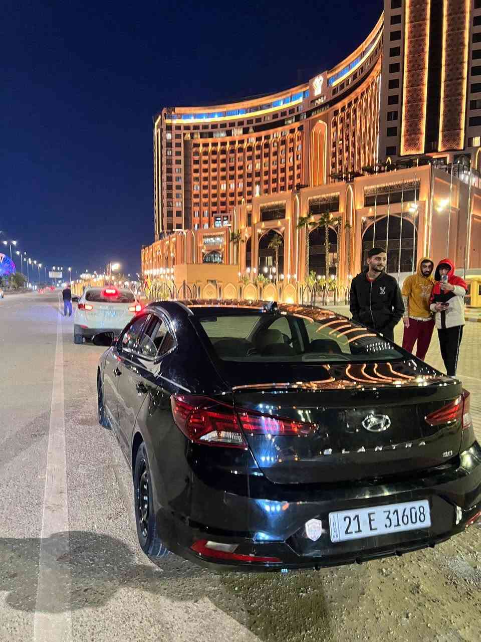 *للبيع هيونداي النترا 2019 وارد امريكي* 🇺🇸 *نظيفة*

*المواصفات:*
1.  *المحرك*: 2.0L GDI 147 حصان - مكفول مكينه وكير وتبريد
2.  *الكير*: اوتوماتيك 6 سرعات 
3.  *الفئة*: SE / SEL ستندر - سويج عادي بدون بصمة + بدون فتحة سقف
4.  *الموديل*: 2019 فيس لفت الشكل الجديد
5.  *اللون*: اسود ملكي
رقم سليمانيه جديد 
7.  *المواصفات*: 
    - شاشة 7 انش لمس + Apple CarPlay + Android Auto
    - مفتاح سويج عادي + 
    - مكيف عادي او ديجتل
    - كاميرا خلفية + حساسات خلف
    - نظام امان كامل SmartSense: بريك اوتو + نقطة عمياء + محدد مسار
    - 7 ايرباك + ABS + نظام ثبات
    - جنط حديد 15 اصلي
8.  *الحالة*: السيارة نضيفة جداً، 

*السعر: 122ورقة* مجال للشراي الصادق 
*المكان*: بغداد 
*للاستفسار اتصال ***********
