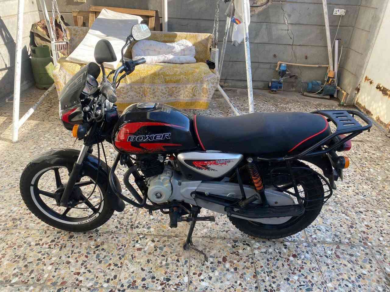 سلام عليكم 
بوكسر موديل ٢١مرقم انكليزي
تجفيت شركة مكينة خرسة 
السعر ١٤٠٠ عنواني جسر الدوار
***********
