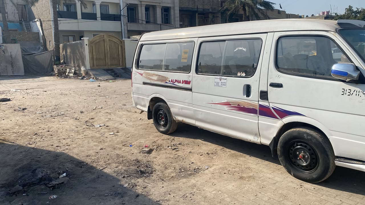 السلام عليكم من رخصه الادمن المحترم كيا فتون موديل ١٠مكينه البارحه مجفته كله جديد كير اكسل خير من الله صدر امامي خلفي تخم تاير موزا بلكات ضفيره منظومه بانزين كله جديد رقم كربلاء تحويل عليه هيئه وغرامات على المشتري اخوان الاتصال على صاحبه مكلف بالنشر رقم صاحبه ***********
