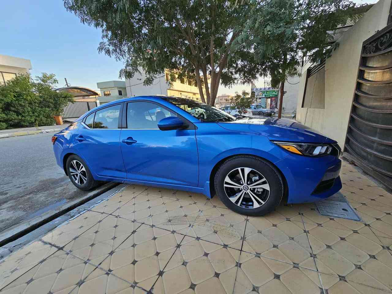 نيسان سنترا sv 2021 
بدون صبغ 
بدون ايرباك 
قطعتين تبديل بلادي 
ماشية 60 الف 
رقم سنويه هزة كله جديد 
دفتر بنزين 
مكانهة كركوك 
سعر 130 مجال بسيط 
***********
