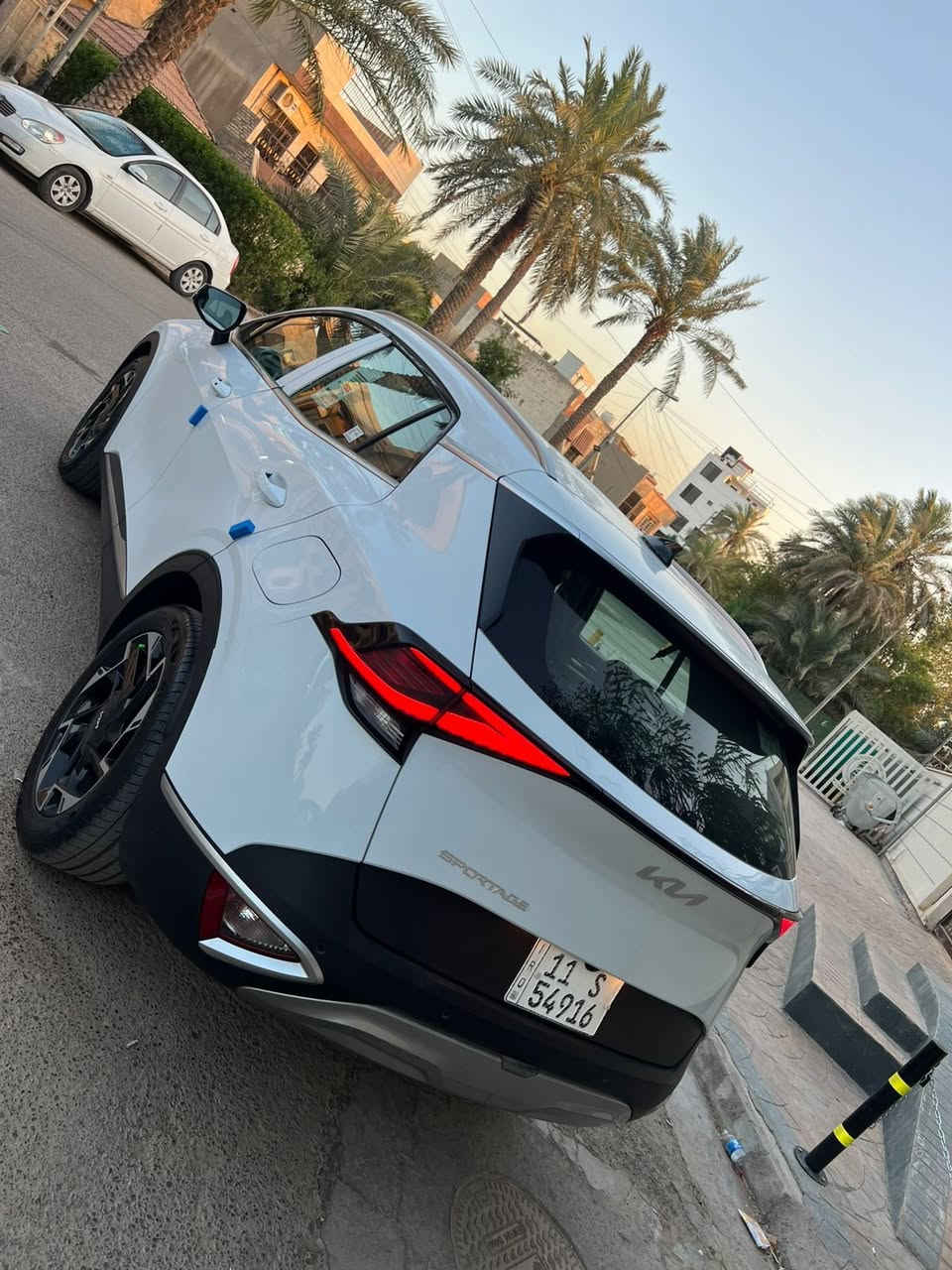 كيا سبورتج 2023  خليجي 
جديده كفاله لا صبغ ولا بارد
مواصفات نص فول  شركة الدولية 
محرك 2000  دوش 
ماشية  48  km 
داخل بيجي/ شاشة كبيره مع كاميرا دواره/ تحكم ستيرن كروز سرعة مانع انزلاق تحديد مسار/ وضعيات قيادة مود درايف/ لايت زنون/ لد امامي وخلفي /حساس امامي وخلفي/ اوتو هولد/شاحن الجوال /سايد بريك دكمة /مداخل USB /.. وباقي مواصفات المعروفة
رقم بغداد  بأسمي 
هزة  جديده 
سنوية جديدة 
ورقم دولي..... السعر 198 بيه مجال بسيط 
 📞   ***********   بغداد زيونة  ..... بغداد, العراق
