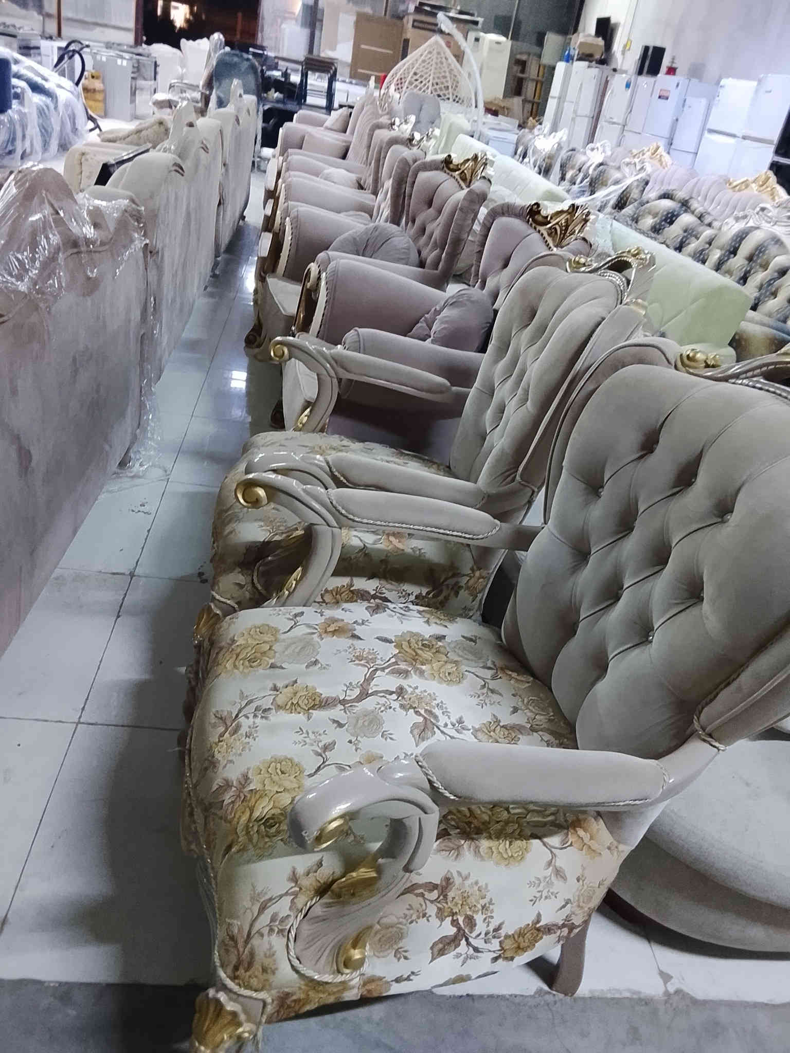 اللهم صلى على محمد وال محمد وصلت الى مجمع الامير الآثاث المستعمل مجموعه من الأغراض الباله تركيه المنشأ  العزيزيه شارع الجديد مقابل المسبح  ***********/*********** وأهلا وسهلا بكم
