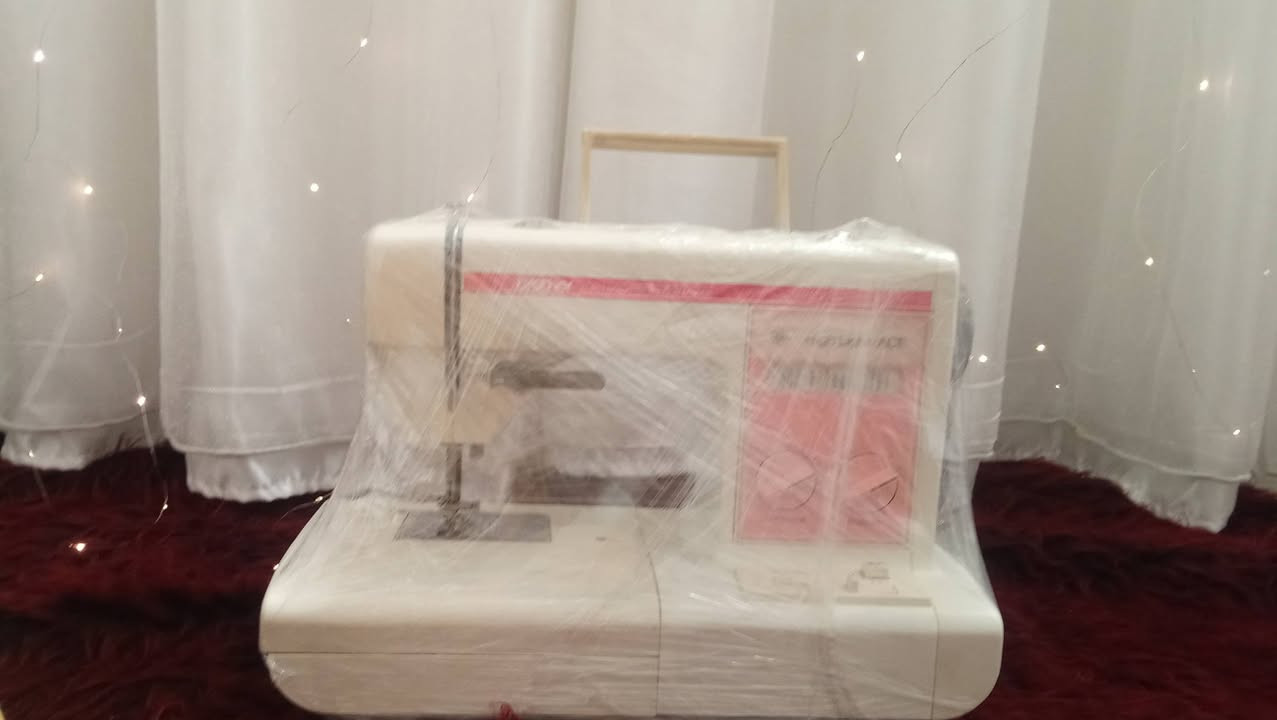 ردت احقق حلم الطفولة واصير مصممة ازياء واخيط فساتين
اشتريت المكينة  واشتريت القماش  تالي  خربت القماش كله  وبجامة مال جهال معرفت افصل  ولا عرفت اشغلها  اخذتها من صاحب السعادة  ب١٥٥  وصار سنة ونص  على هاي الحطة   جديدة   التريدها والشراية فقط تراسلني    تراسلني    اريد ابيعها      ب٨٥  وعندي توصيل داخل بغداد فقط


**إذا كنت صاحب هذا الإعلان وتريد حذفه لأي سبب، رجاءا أرسل رسالة إلى الدعم الفني**