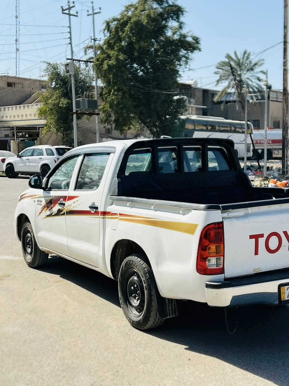 السلام عليكم بيكم هايلوكس
السياره حلوه و جاهزه تخم تاير صدر كير مكينه جاهزات رقم واسط إنكليزي سنويه جديده أوتوماتيك بيهه مكانات صبغ 

السعر 135

العنوان بغداد

للاتصال ***********

(مكلف بل نشر)
