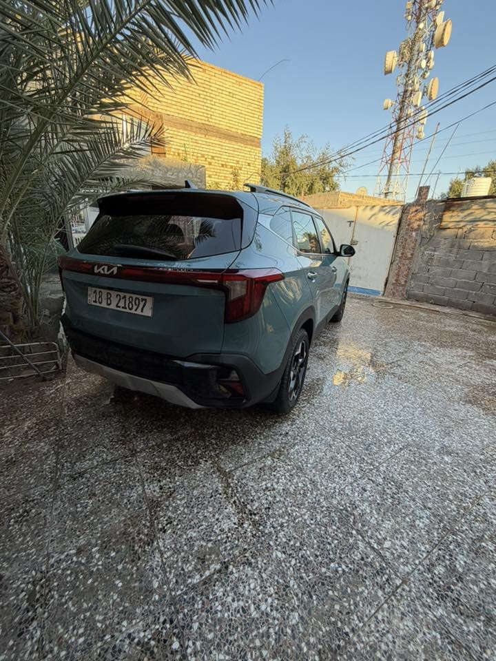 للبيع كفاله عامه فقط حالوب بسيط
24 فول موصفات عده الفتحه مايحتاج اذكرهن واضحه 

بسمي محرك 2000ماشيه 15 

سعره 170 او مراوس 

مكاني بغداد***********
