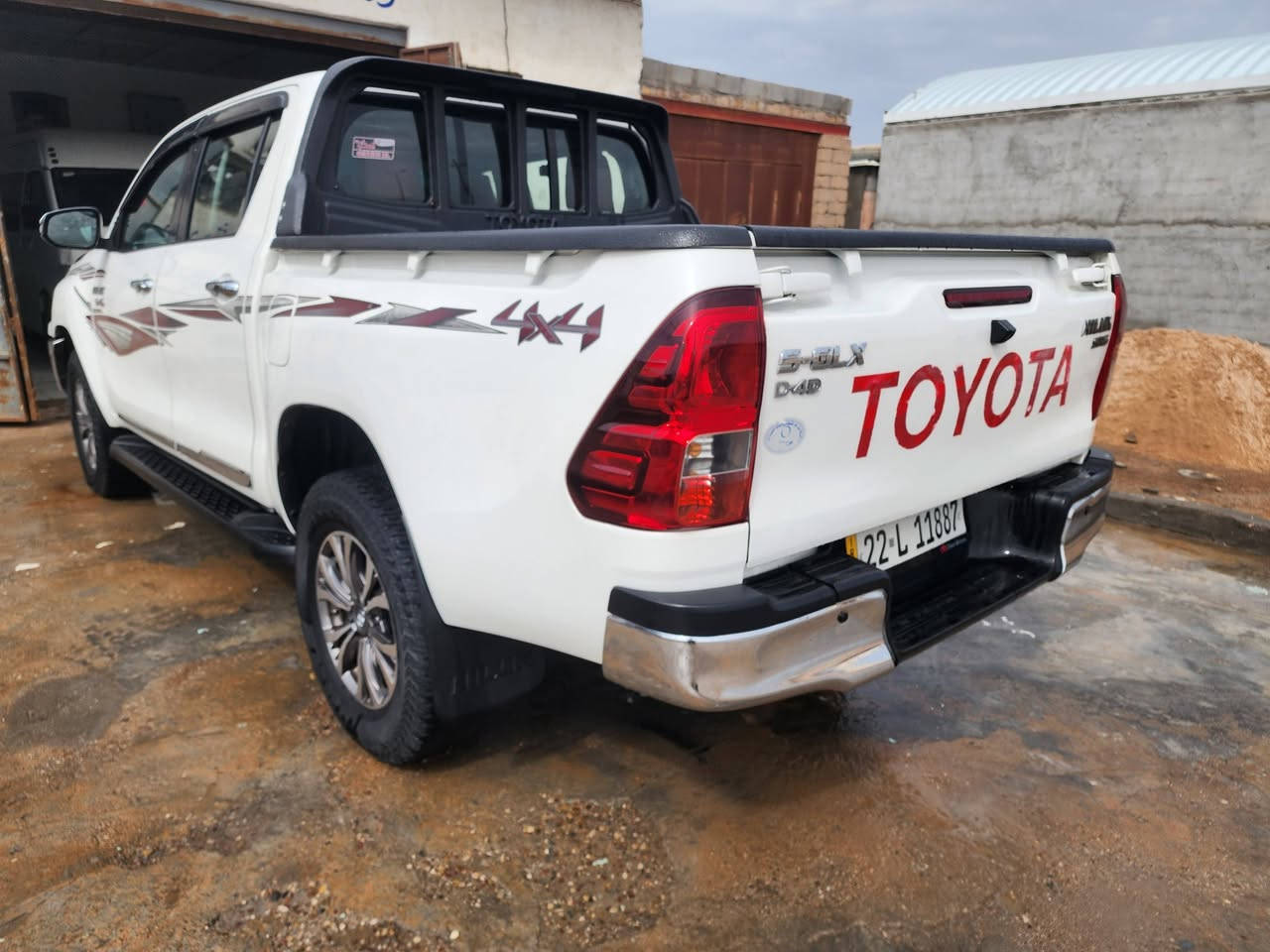 يه سلام عليكم هايلكس مديل 19 ديفور كفاله عامه بيه بارد بلجاملق المامي بس ولسنويه مجدده ل2029 شماليه مكينته بيه تبخير قليل ابدون تنقيص سعر 250 وبيه مجال مكان البصره دير رقم ***********
