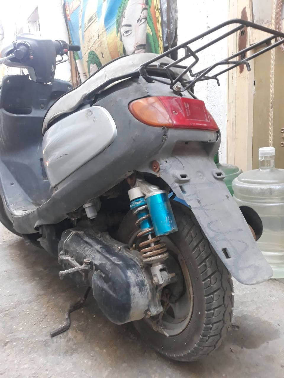 منغوليه ام السله شغاله وين يعجبك طلع
برده موجوده فقط سله مابيه ***********

حي الموضفين السعر ١٦٠ وبيه مجال
