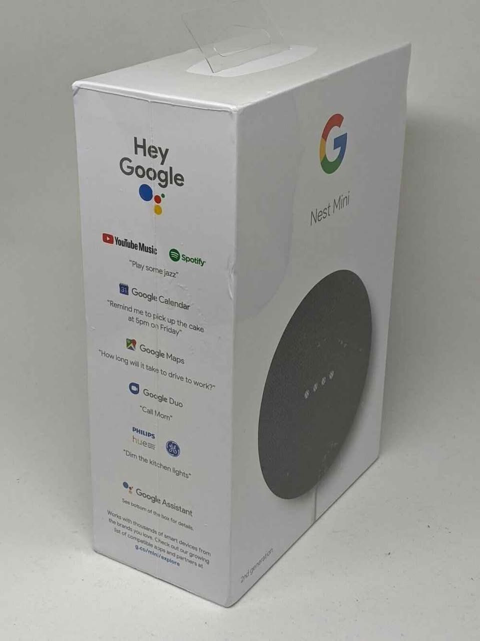 هذا المنتج هو جوجل نيست ميني (الجيل الثاني)، وهو مكبر صوت ذكي يعمل بمساعد جوجل الصوتي. 
جودة الصوت: يوفر صوتاً جهيراً أقوى بمرتين من الجيل الأول لتجربة موسيقية أفضل. 
التحكم الذكي: يمكنك التحكم في الأجهزة المنزلية الذكية المتوافقة عبر الأوامر الصوتية. 
التصميم والمواد: يتميز الجزء العلوي القماشي بكونه مصنوعاً من زجاجات بلاستيكية معاد تدويرها بنسبة 100%، ويمكن تثبيته على الحائط. 
المميزات: يعمل ببساطة عبر قول "Hey Google" لتشغيل الموسيقى من منصات مثل Spotify أو الاستفسار عن الأخبار والطقس. بغداد, العراق


**إذا كنت صاحب هذا الإعلان وتريد حذفه لأي سبب، رجاءا أرسل رسالة إلى الدعم الفني**
