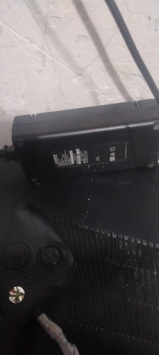 السلام عليكم ا اكس بوكس 360 للبيع في الناصريه قرب الموجه الازرق بالمركز الرقم***********سعر  100 بي مجال قليل
